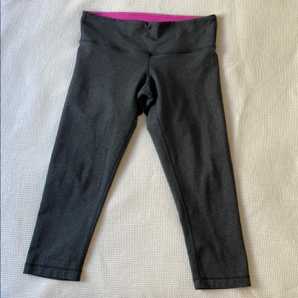 Lululemon Wunder Under Crop Grey Size 6